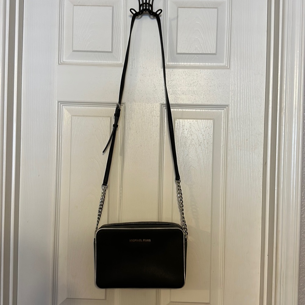 Michael Kors crossbody Excellent Used condition